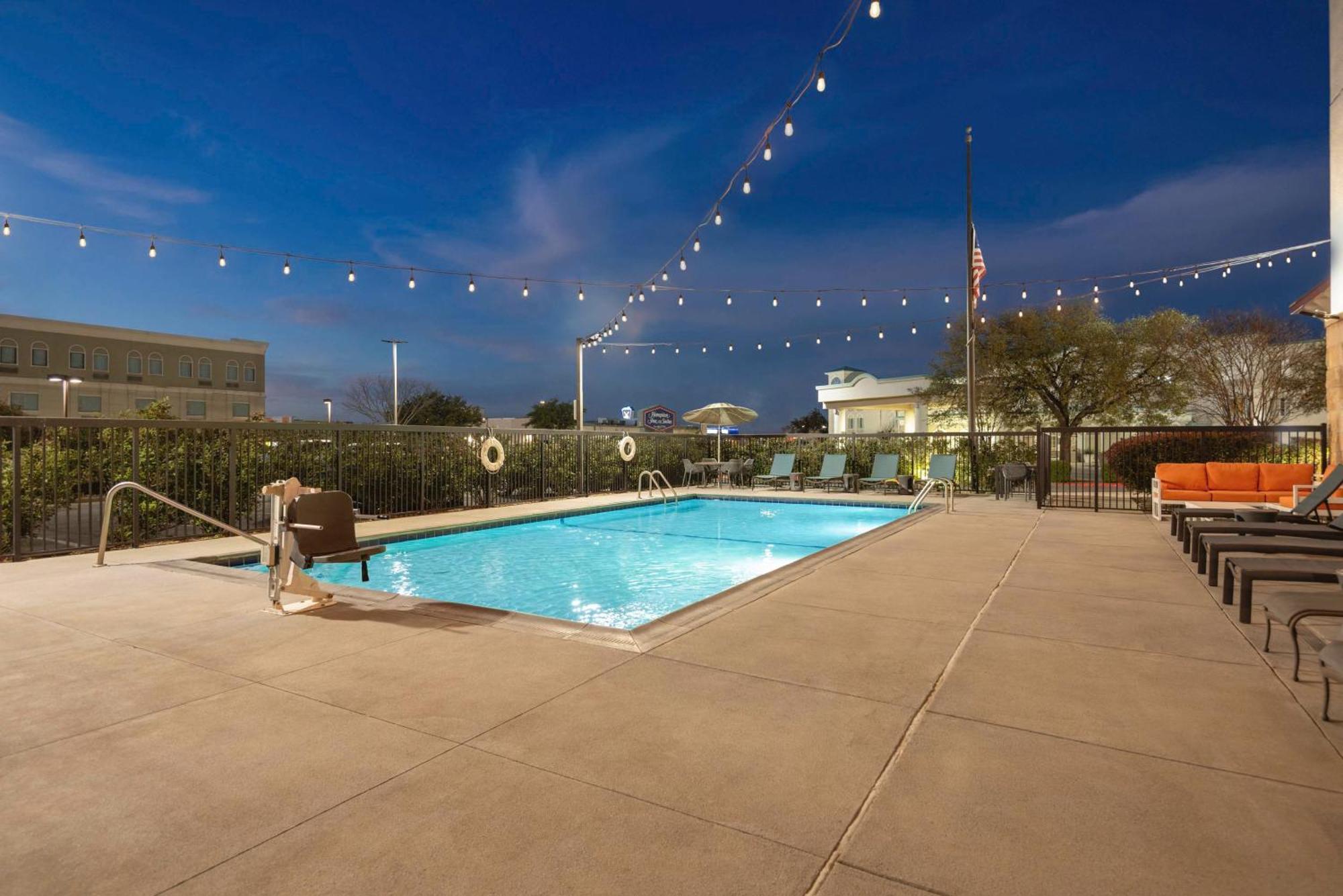 Hampton Inn & Suites San Marcos Exterior foto