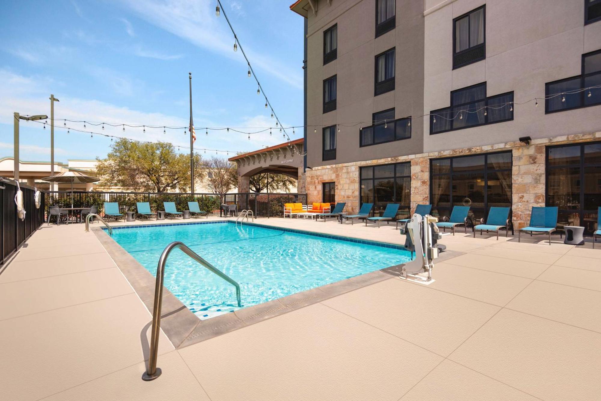 Hampton Inn & Suites San Marcos Exterior foto